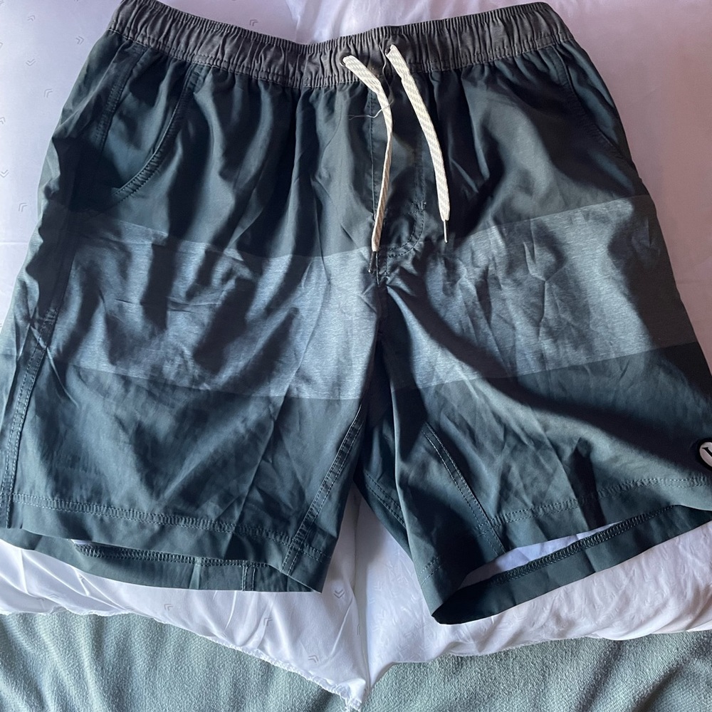 Vuori Kore Short w/ liner - Large - Green
